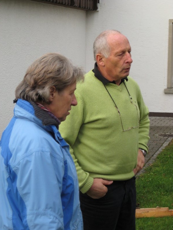 aufbau_strohskulptur_2009_7_20091027_1251055007