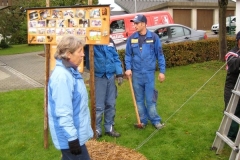 aufbau_strohskulptur_2009_1_20091027_1029235586