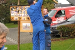 aufbau_strohskulptur_2009_1_20091027_1424067045