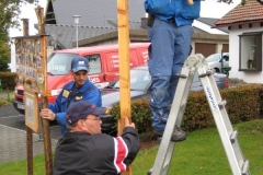 aufbau_strohskulptur_2009_2_20091027_1627146229