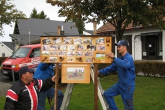 aufbau_strohskulptur_2009_7_20091027_1736189576