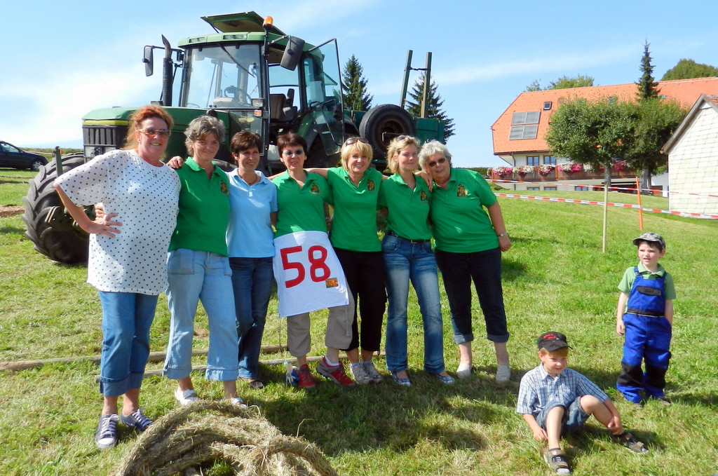 2011_strohskulpturen_hoechenschwand_2_20110916_1935878400