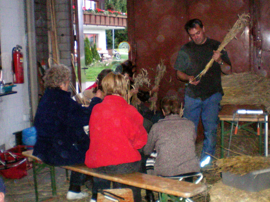 2011_strohskulpturen_hoechenschwand_3_20110916_1784917887