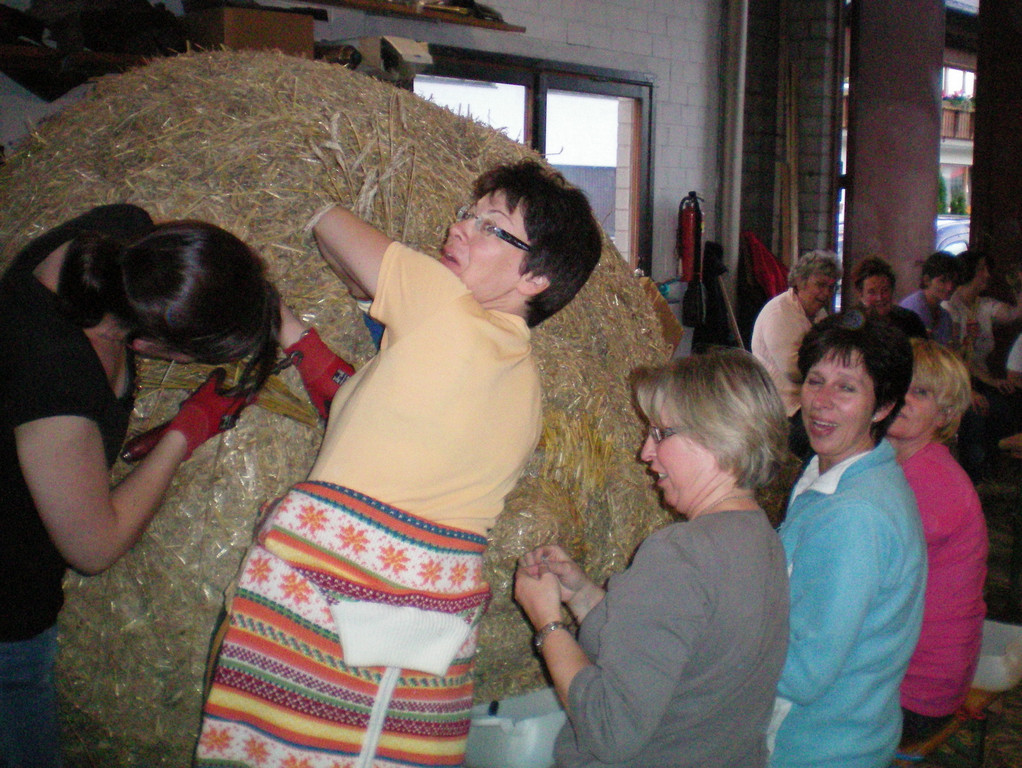 2011_strohskulpturen_hoechenschwand_5_20110916_1293644253