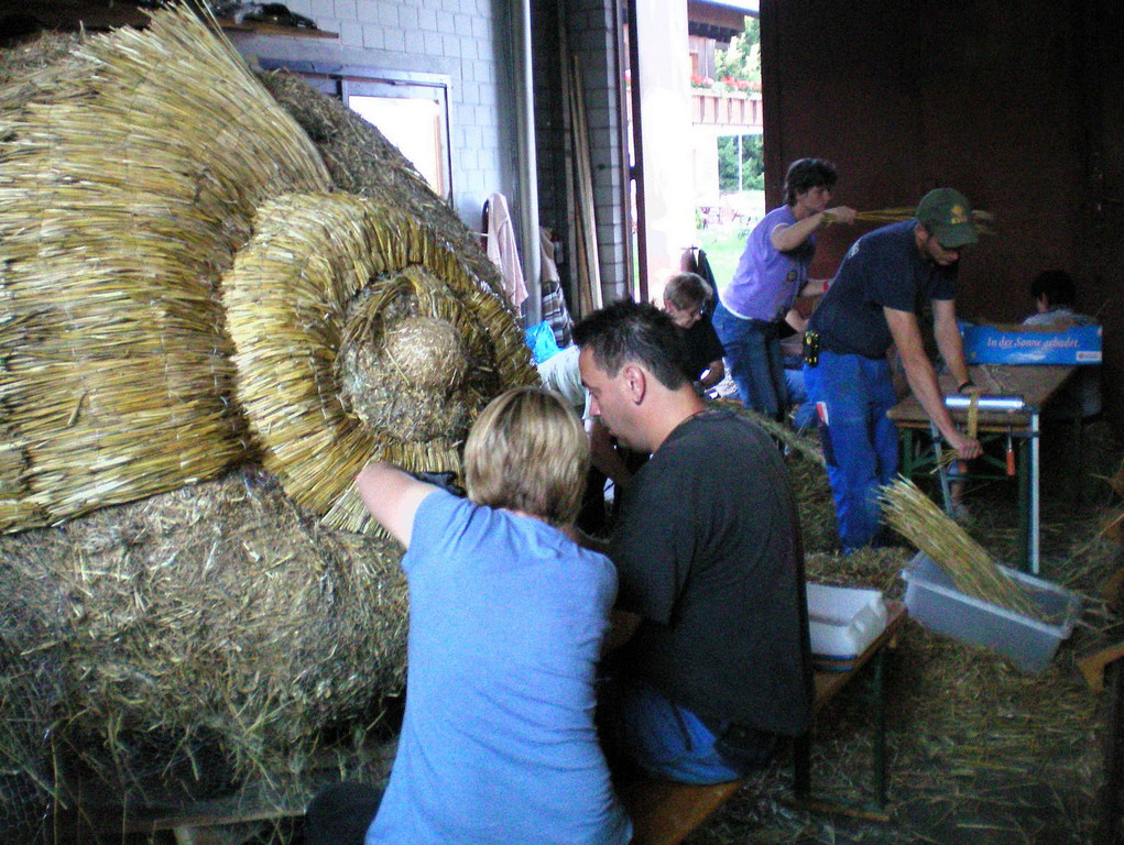 2011_strohskulpturen_hoechenschwand_7_20110916_1556988607