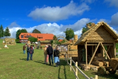 2015_strohskulpturen_eroeffnung_1_20150909_1860938141